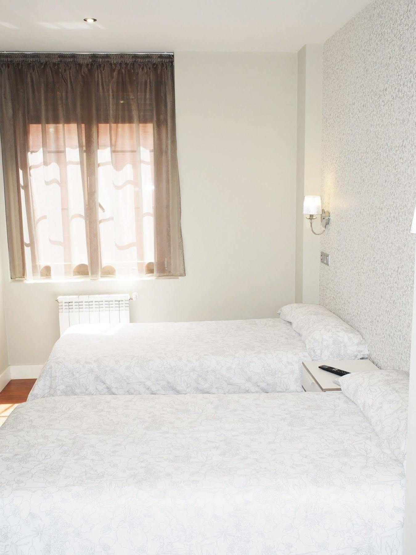 Hotel Rosal Oviedo Eksteriør bilde
